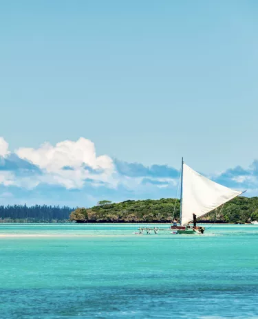 Pirogue Ile des pins Turquoise Plage